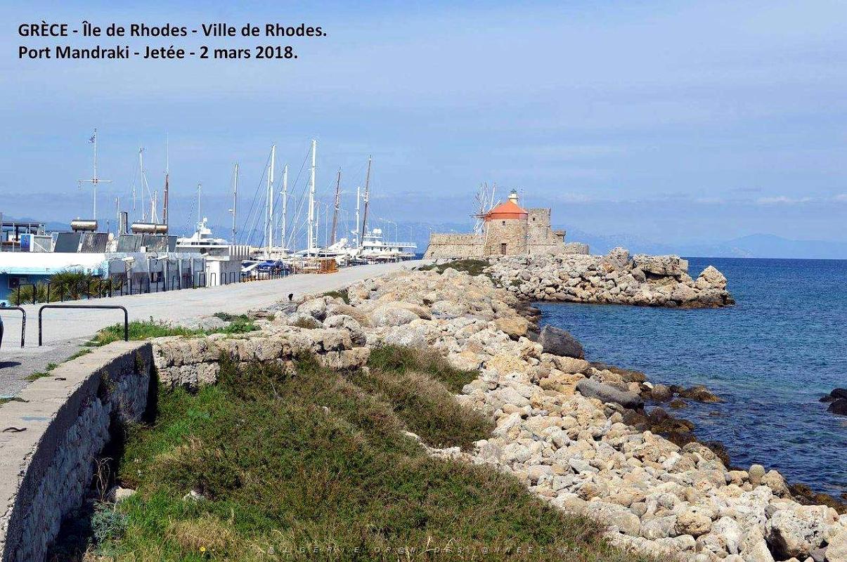 061- Rhodes ville et port d'honneur.JPG
